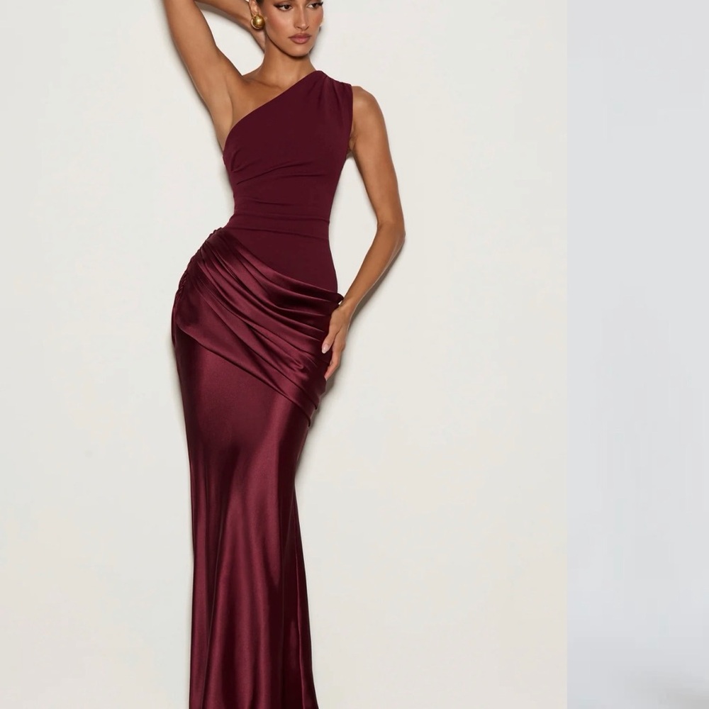 One-Shoulder Burgundy Satin Evening Dress